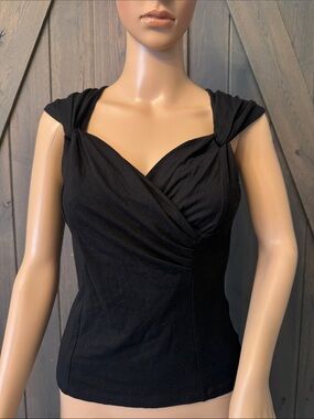 Black Ruched Sweetheart Neck Cap Sleeve Top